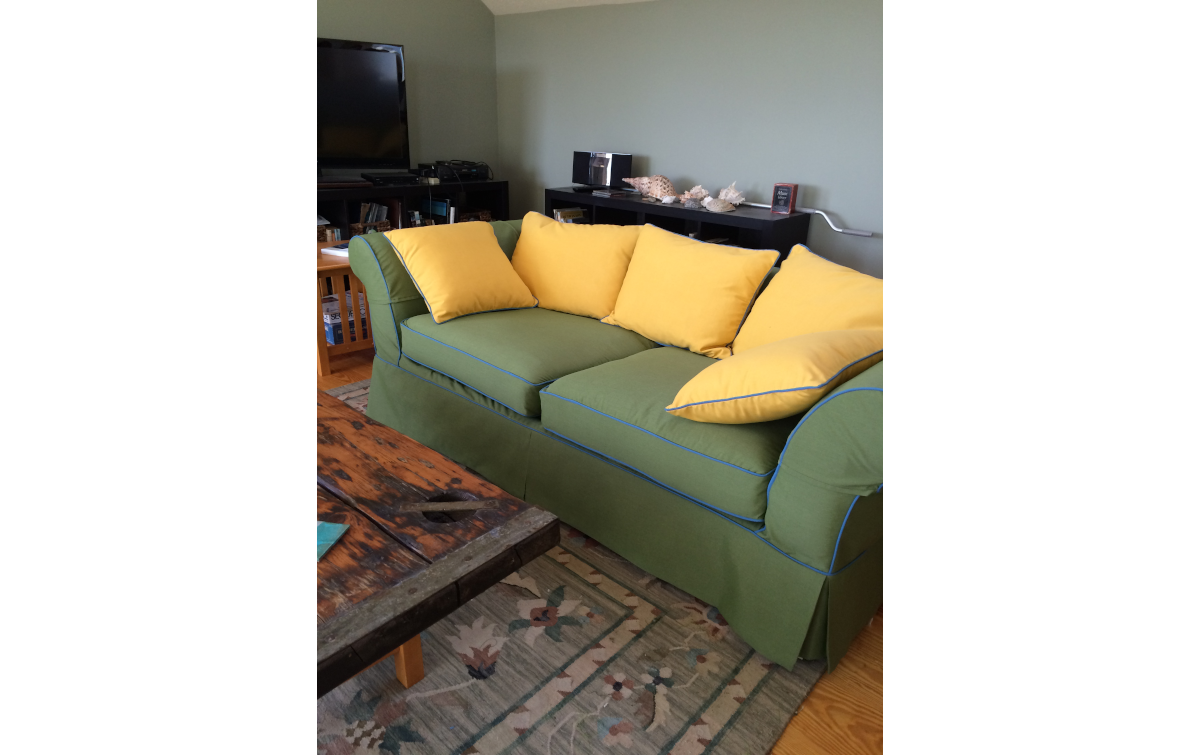 Green Couch with Blue Piping